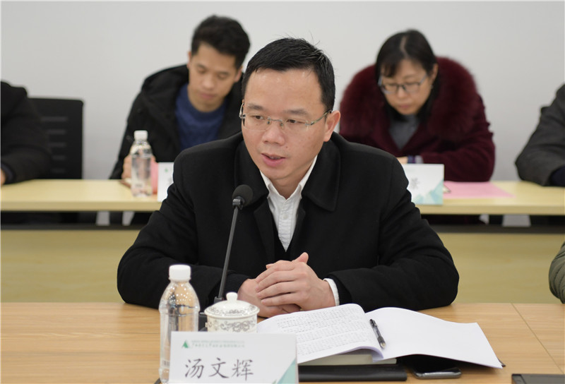 集團公司黨委副書(shū)記、總編輯湯文輝講話(huà).jpg