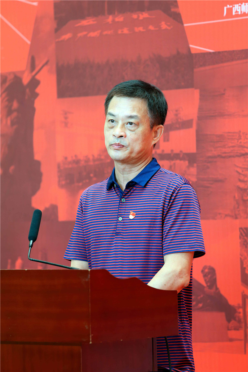 中國攝影家協(xié)會(huì )理事、廣西攝影家協(xié)會(huì )主席施興良致辭（賴(lài)志文攝）.jpg