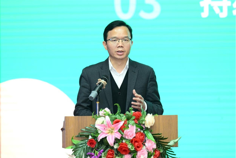 廣西師范大學(xué)出版社集團黨委副書(shū)記、總編輯湯文輝發(fā)表主題講話(huà).jpg
