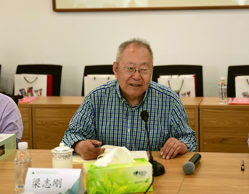 季羨林學(xué)生，北京市教育學(xué)會(huì )文化傳承與創(chuàng  )新教育研究會(huì )顧問(wèn)，曾任國家檔案局中央檔案館司長(cháng)的梁志剛先生發(fā)言（廖茹畫(huà)攝）.jpg