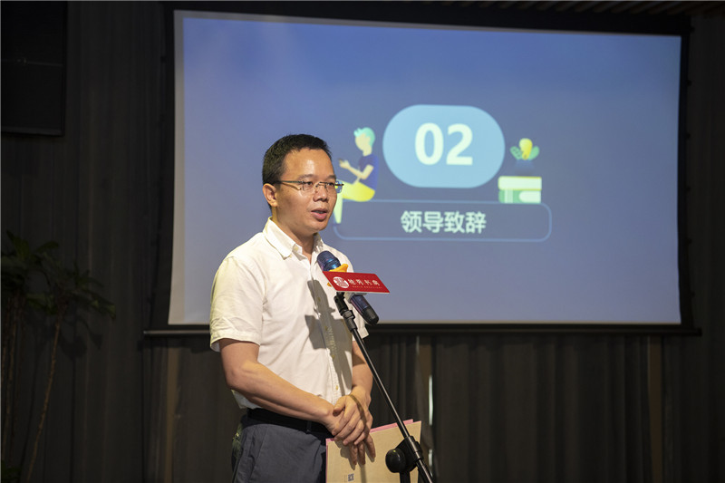 廣西師范大學(xué)出版社集團有限公司黨委副書(shū)記、總編輯湯文輝致辭（攝影：李顯楊）.jpg