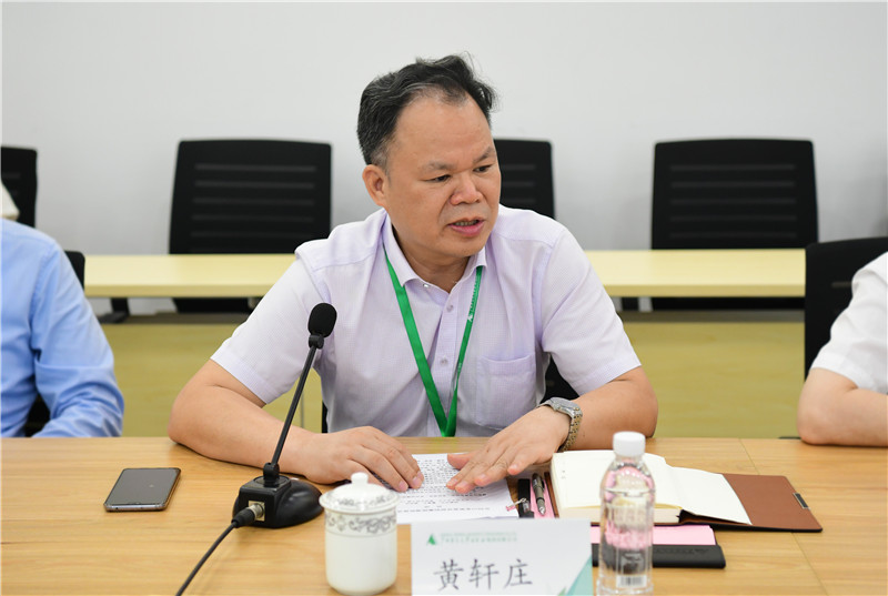 05 集團公司黨委書(shū)記、董事長(cháng)黃軒莊做工作匯報（李顯楊 攝）.jpg